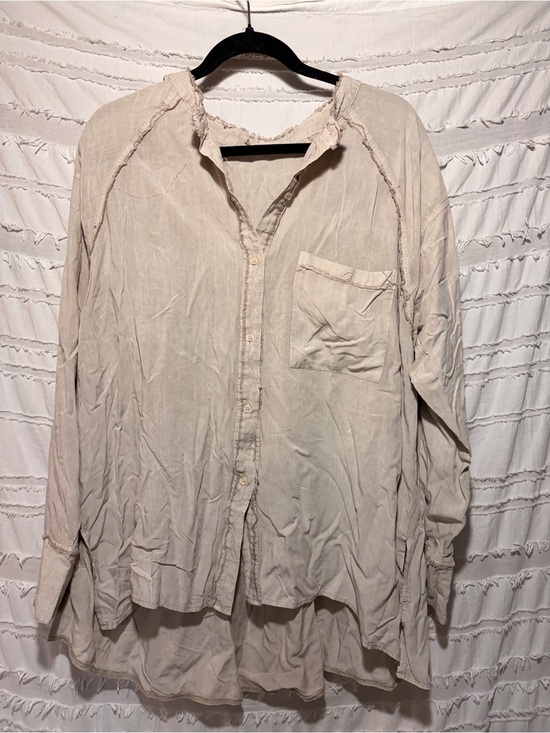 Easel Los Angeles Tops - Easel Los Angeles Urma button down tunic top.
